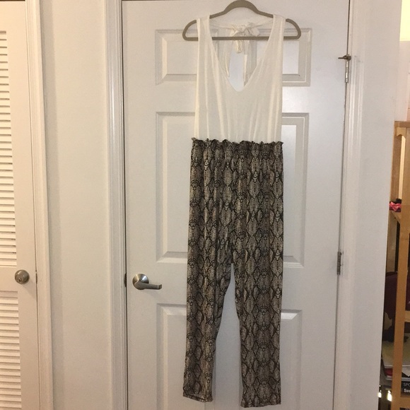 Fashion Nova Other - 🌟CLEARANCE NWT FashionNova Halter Jumpsuit